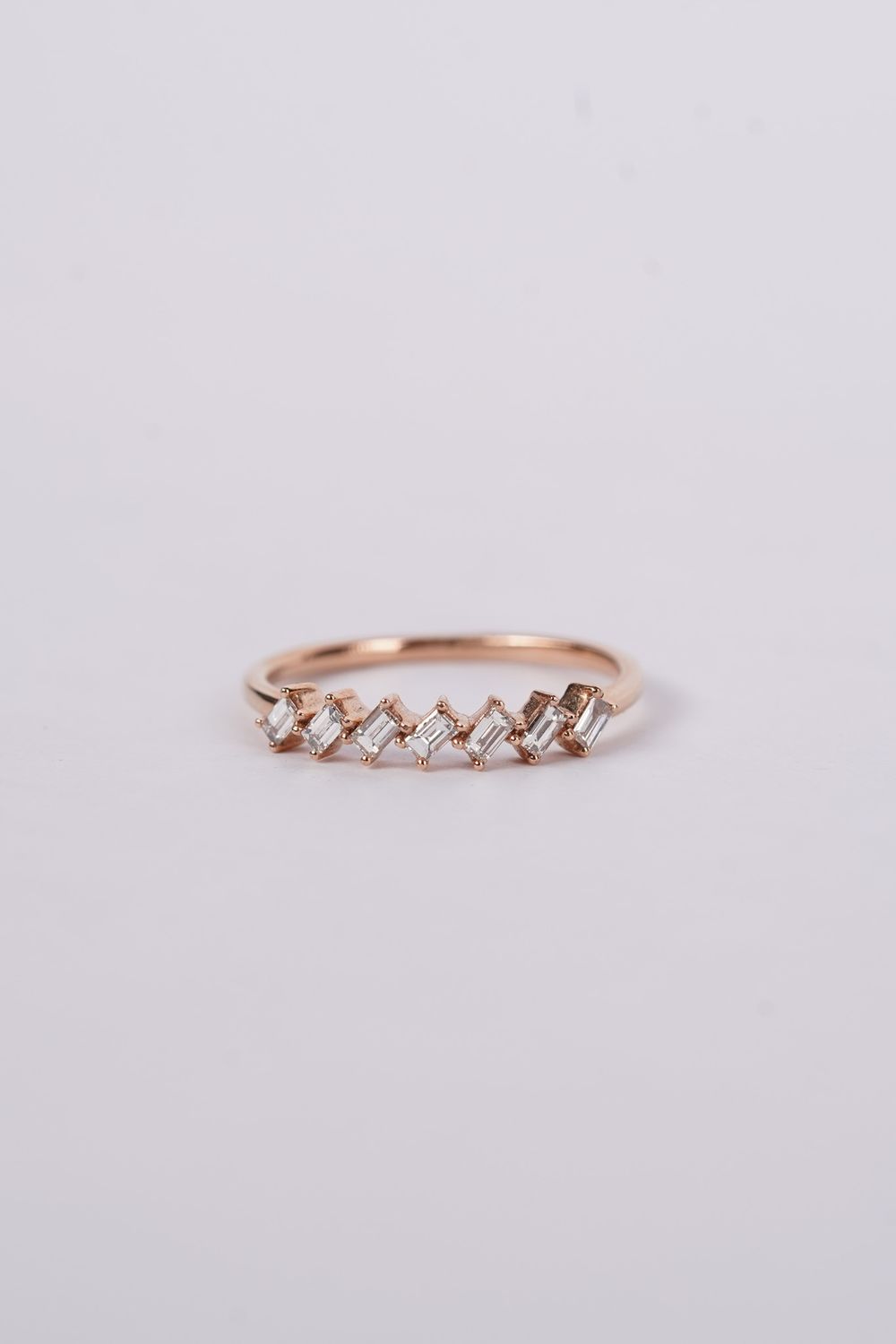 14KR 1.5g .32ctw Baguette Diamond Stackable Band (size 7)