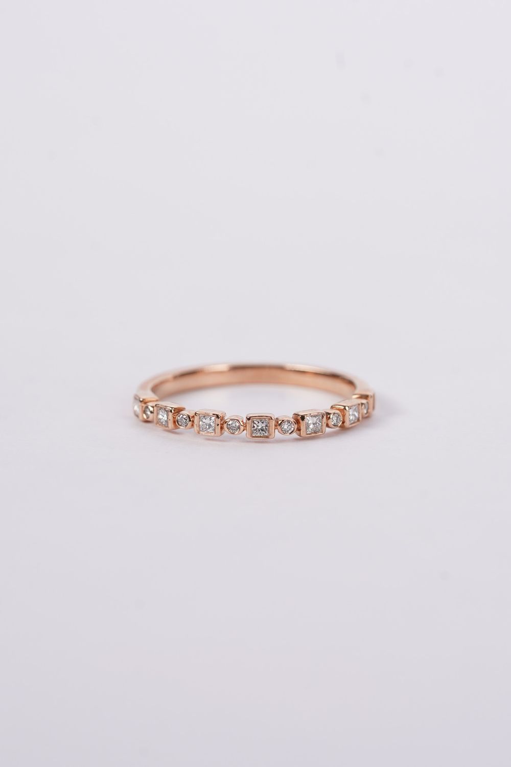 14KR 1.6g .16ctw Diamond Stackable Band (size 7)