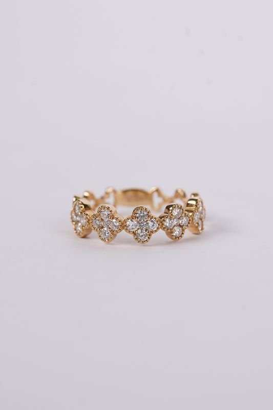 REAX-18KY 3.1g .62ctw Diamond Clover Stackable Band (size 6.5)