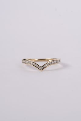 ADT- 14KY 1.9g .30ctw Diamond Stackable V-Band (size 7)