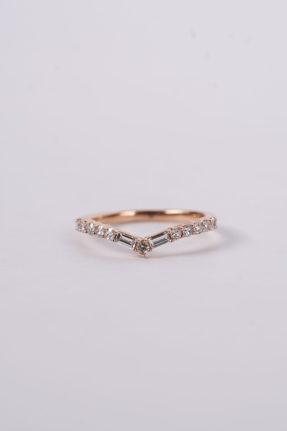 NDE- 14KR 2.14g .45ctw Diamond Stackable Wedding Band (size 7)