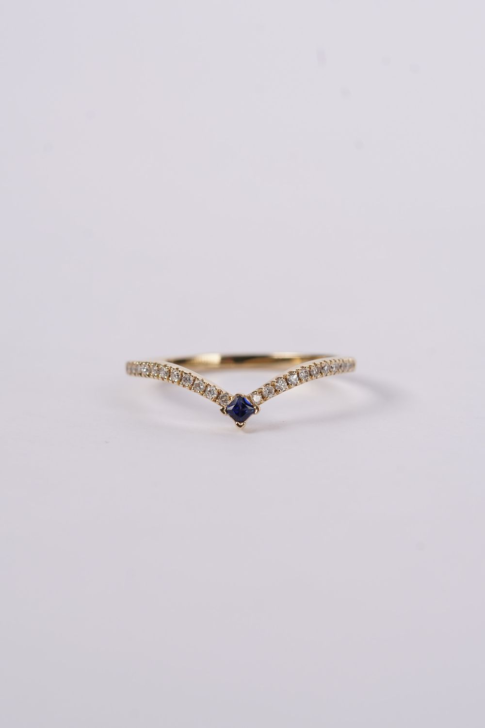 VBT- 14KY 1.4g .21ctw Diamond &amp; Sapphire Stackable V-Band (size 7)
