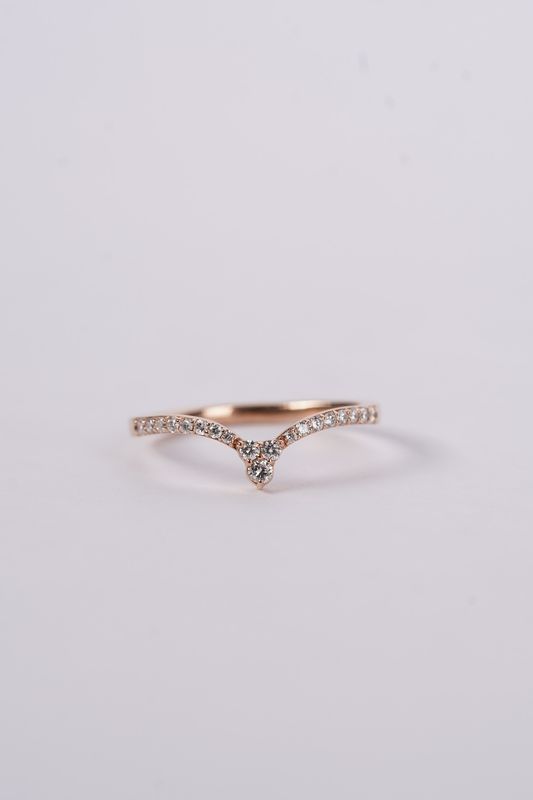VLI-14KR 1.5g .20ctw Diamond Stackable V-Band (size 7)