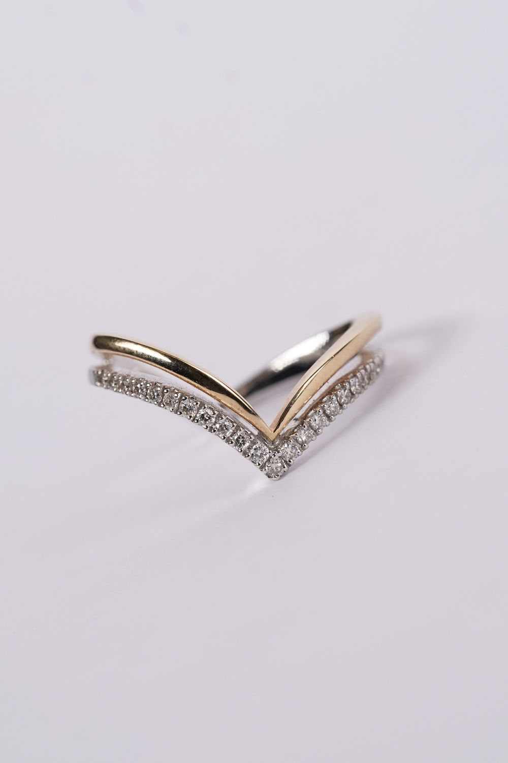ADI- 14KY 3.15g .22ctw Dual Diamond Stackable V-Band (size 7)