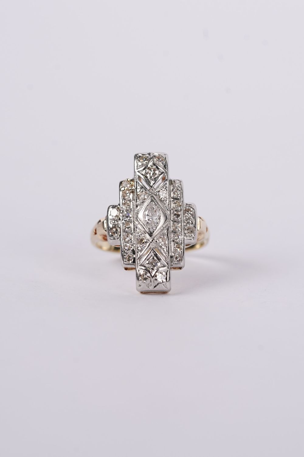 VBT- 14KWY 3.83g .40ctw Diamond Antique Ring (size 5)