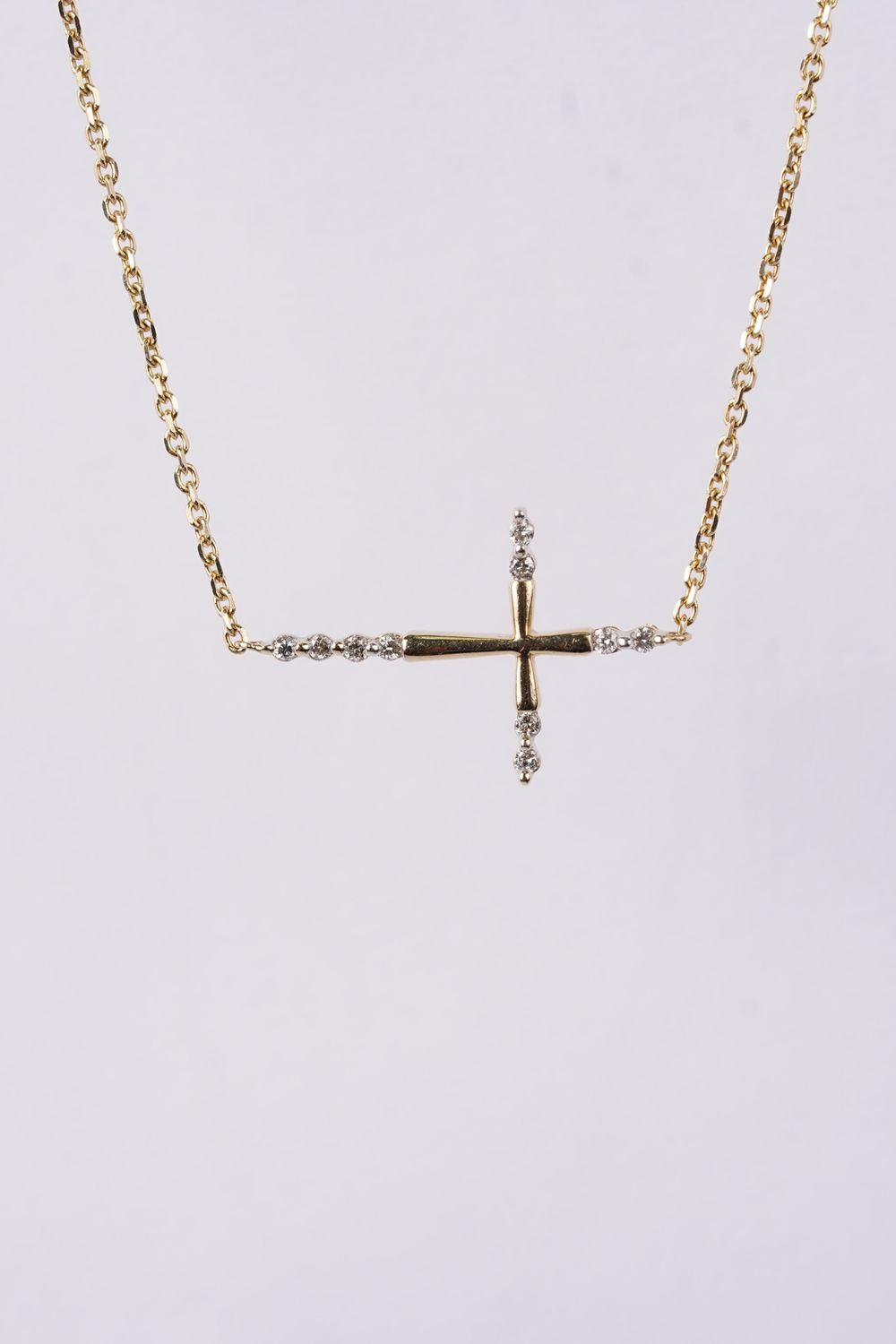 AIT- 14KY 4.24g .25ctw Diamond Sideways Cross Necklace 18&quot;
