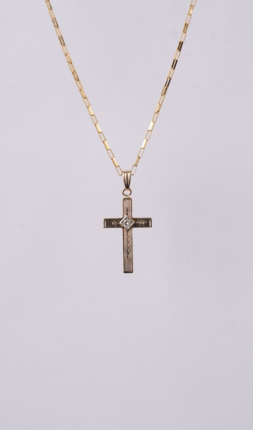 VND- 14KY 3.08g .04ctw Diamond Cross Necklace 18&quot;