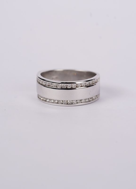 NBE-14KW 5.5g .50ctw Diamond Fashion Wedding Band (size 6.75)