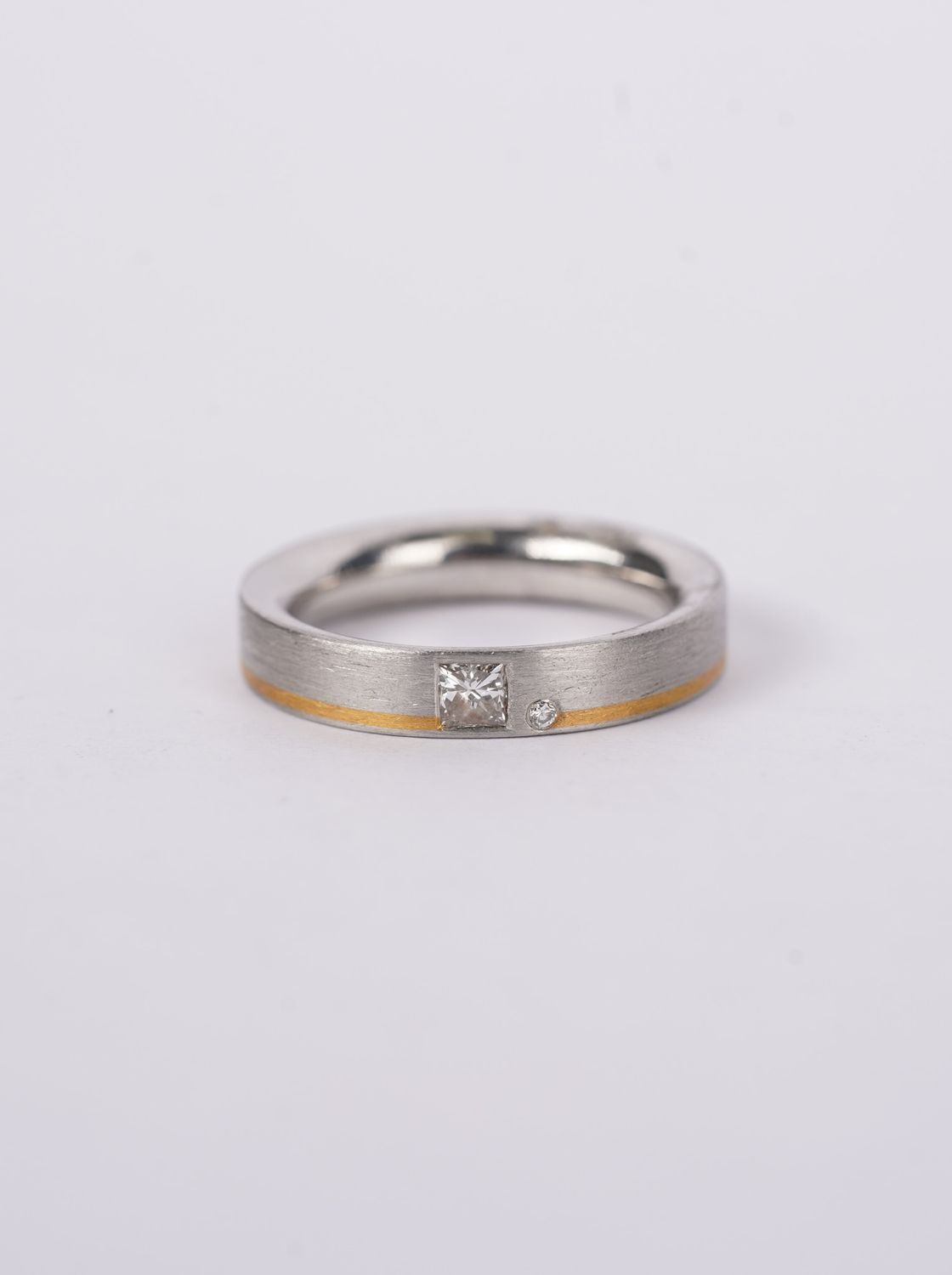 AETX- Platinum/22KY 10.54g .18ctw Diamond Fashion Ring (size 6.25)