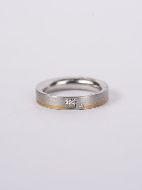 AETX- Platinum/22KY 10.54g .18ctw Diamond Fashion Ring (size 6.25)