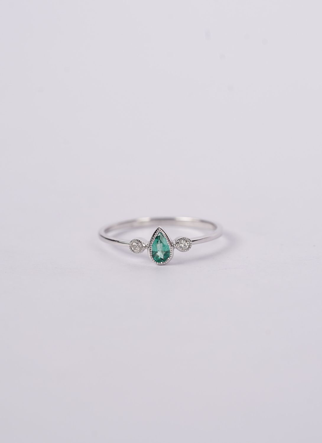 VVA- 14KW 1.27g .05ctw Diamond .16ct Emerald Fashion Ring (size 7)