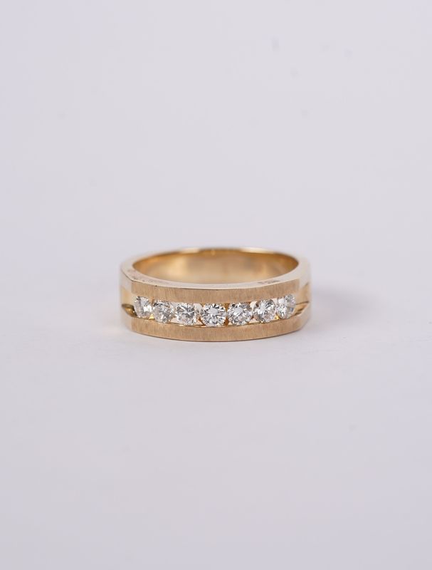 VVVN- 14KY 8.11g .80ctw Diamond Men's Wedding Band (size 10)
