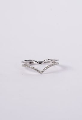 VLI- 14KW 2.23g .16ctw Dual Diamond Stackable V-Band (size 7)