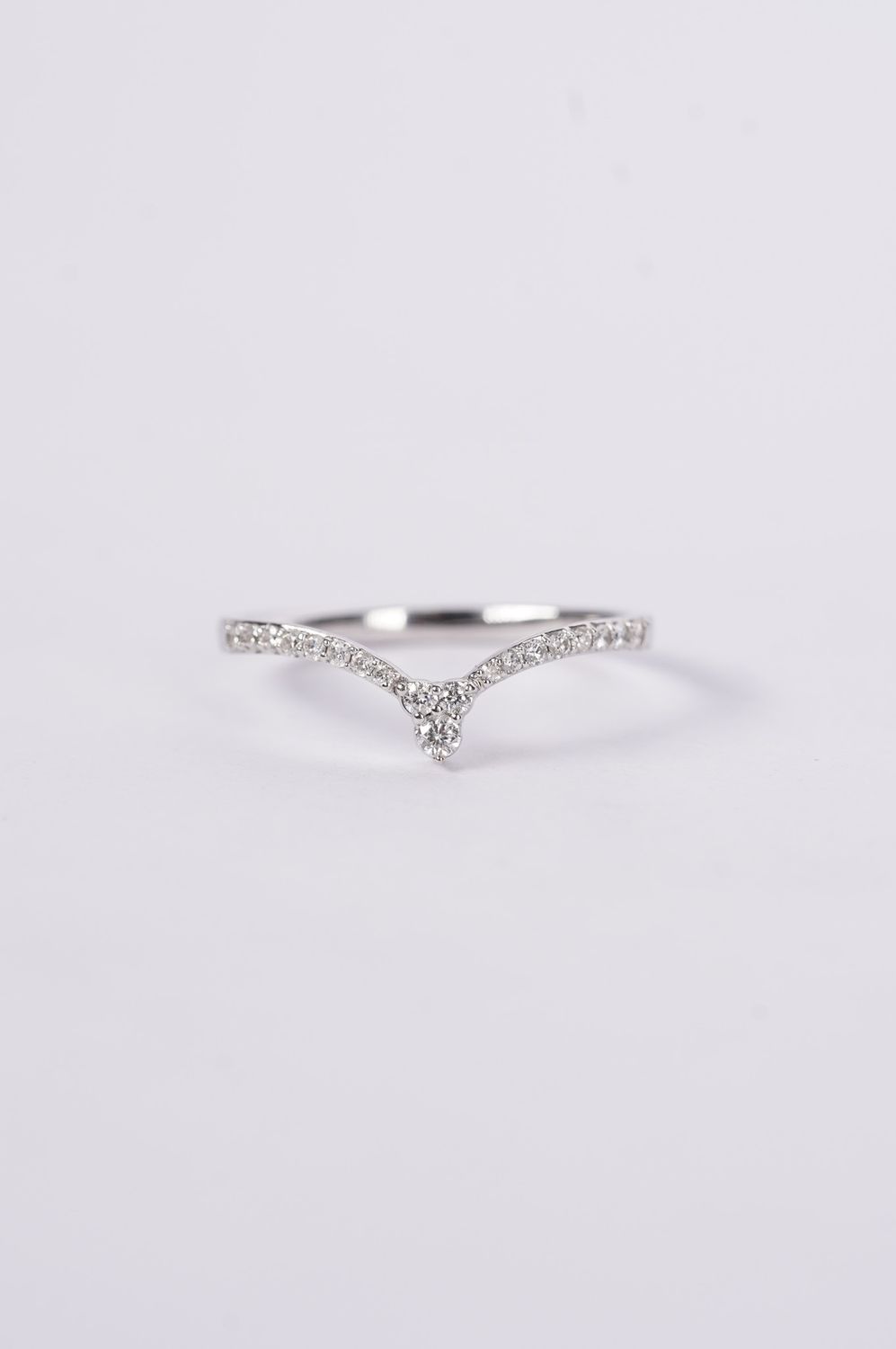 VLI- 14KW 1.52g .20ctw Diamond Stackable V-Band (size 7)