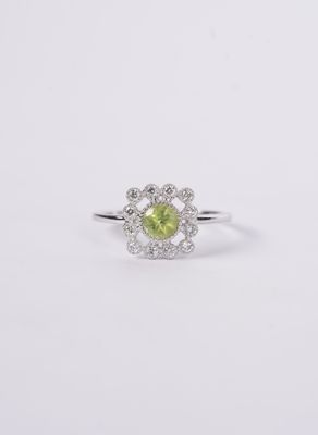 NNR- 14KW 2.37g .69ctw Peridot &amp; Diamond Halo Ring (size 7)