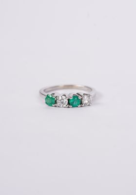 ADT-14KW 2.6g .35ctw Diamond .40ctw Emerald Stackable Band (size 5.25)