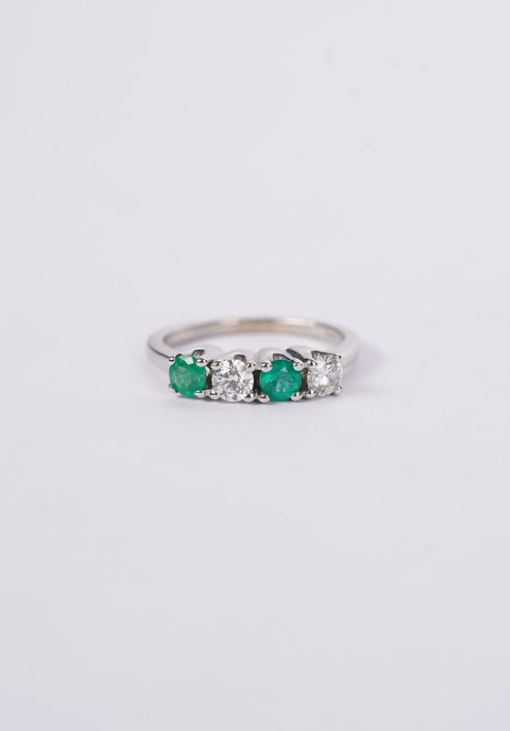 ADT-14KW 2.6g .35ctw Diamond .40ctw Emerald Stackable Band (size 5.25)
