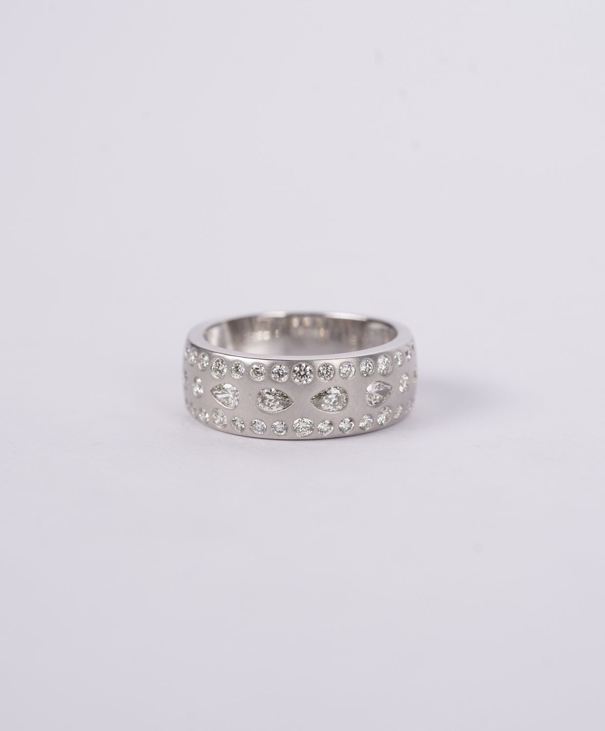 VDTPT- 14KW 5.52g .75ctw Diamond Burnished Set Fashion Ring (size 7)