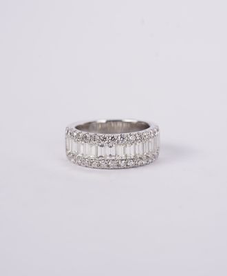 ABTTX- 14KW 8.70g 3.52ctw Baguette &amp; Round Diamond Fashion Ring (size 7.5)