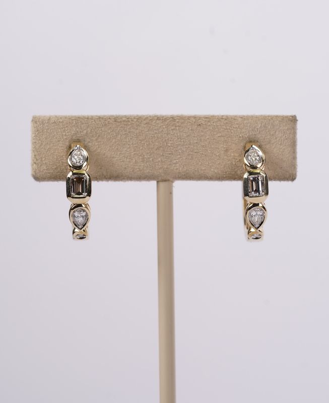 ILTX- 14KY 4.64g .48ctw Baguette, Pear &amp; Round Diamond Hoop Earrings