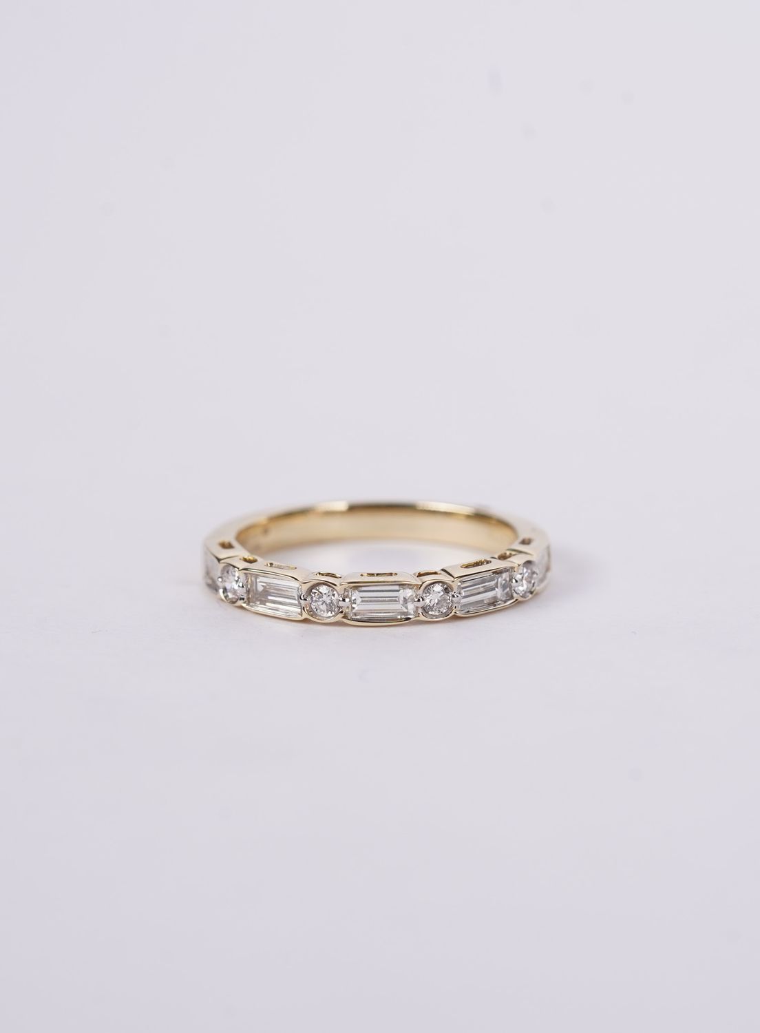 LTTX- 14KY 2.90g .86ctw Baguette &amp; Round Diamond Stackable Band (size 7.5)