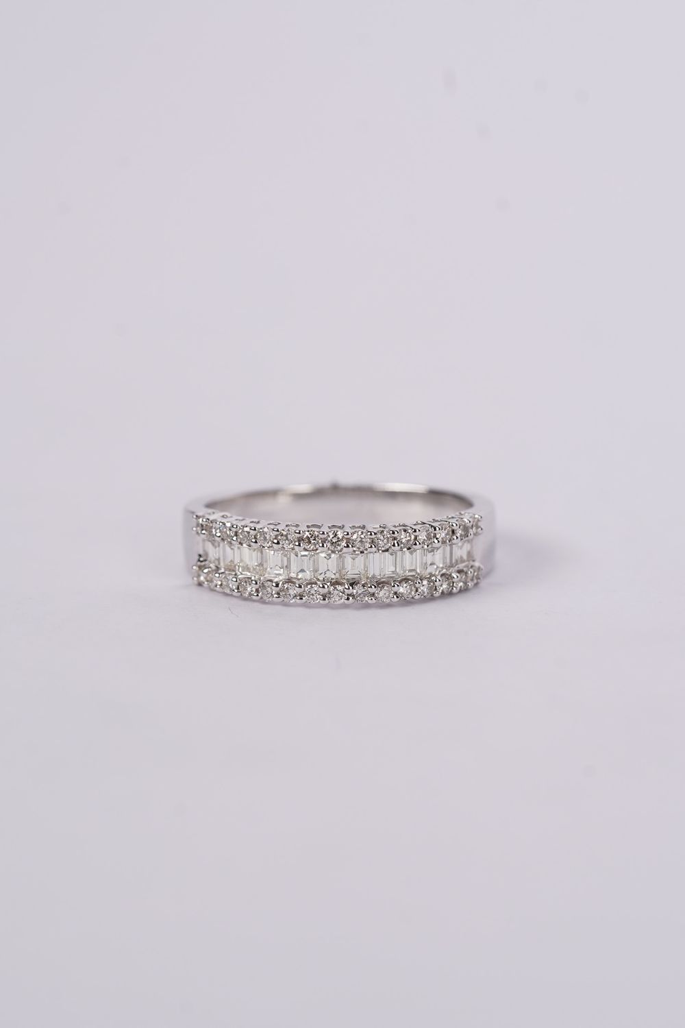 RTTX- 14KW 2.93g .70ctw Baguette &amp; Round Diamond Fashion Ring (size 7.5)