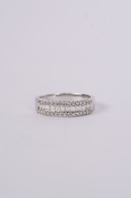 RTTX- 14KW 2.93g .70ctw Baguette &amp; Round Diamond Fashion Ring (size 7.5)