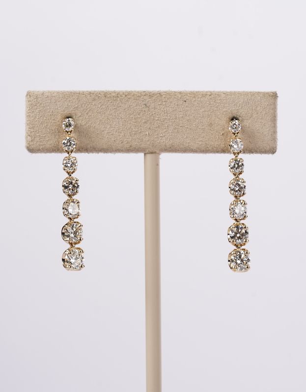 VNTT- 14KY 3.58g 1.72ctw Diamond Dangle Earrings