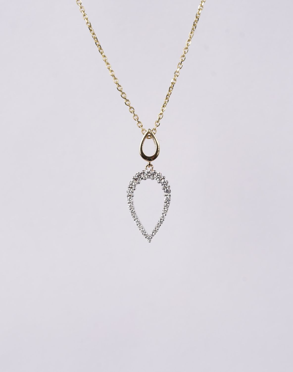 NIEX- 14KY 2.47g .22ctw Diamond Dangle Necklace 16-18&quot;