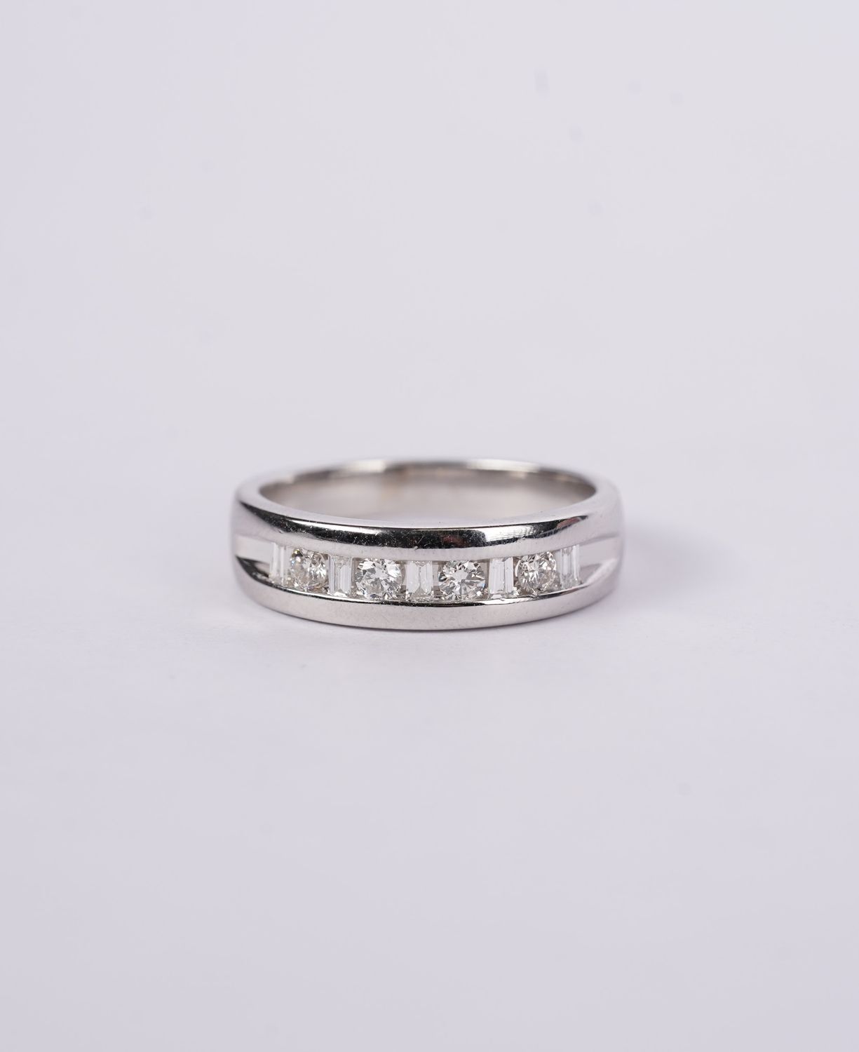 RTTX- 14KW 7.23g .50ctw Baguette &amp; Round Diamond Men&#39;s Band (size 10.5)