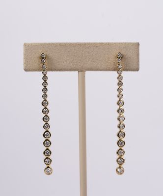 VVLT- 14KY 5.48g 1.00ctw Graduated Diamond Bezel Dangle Earrings