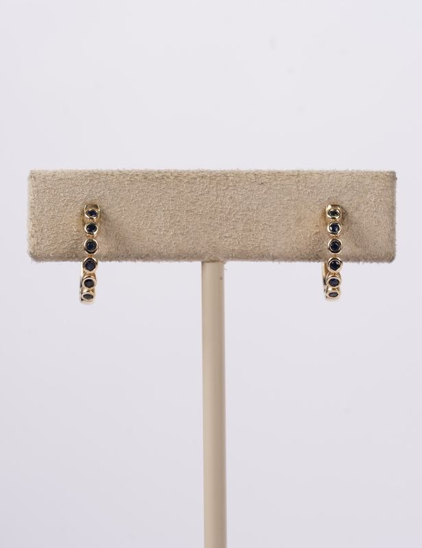 VDN- 14KY 2.20g .18ctw Sapphire Bezel Hoop Earrings
