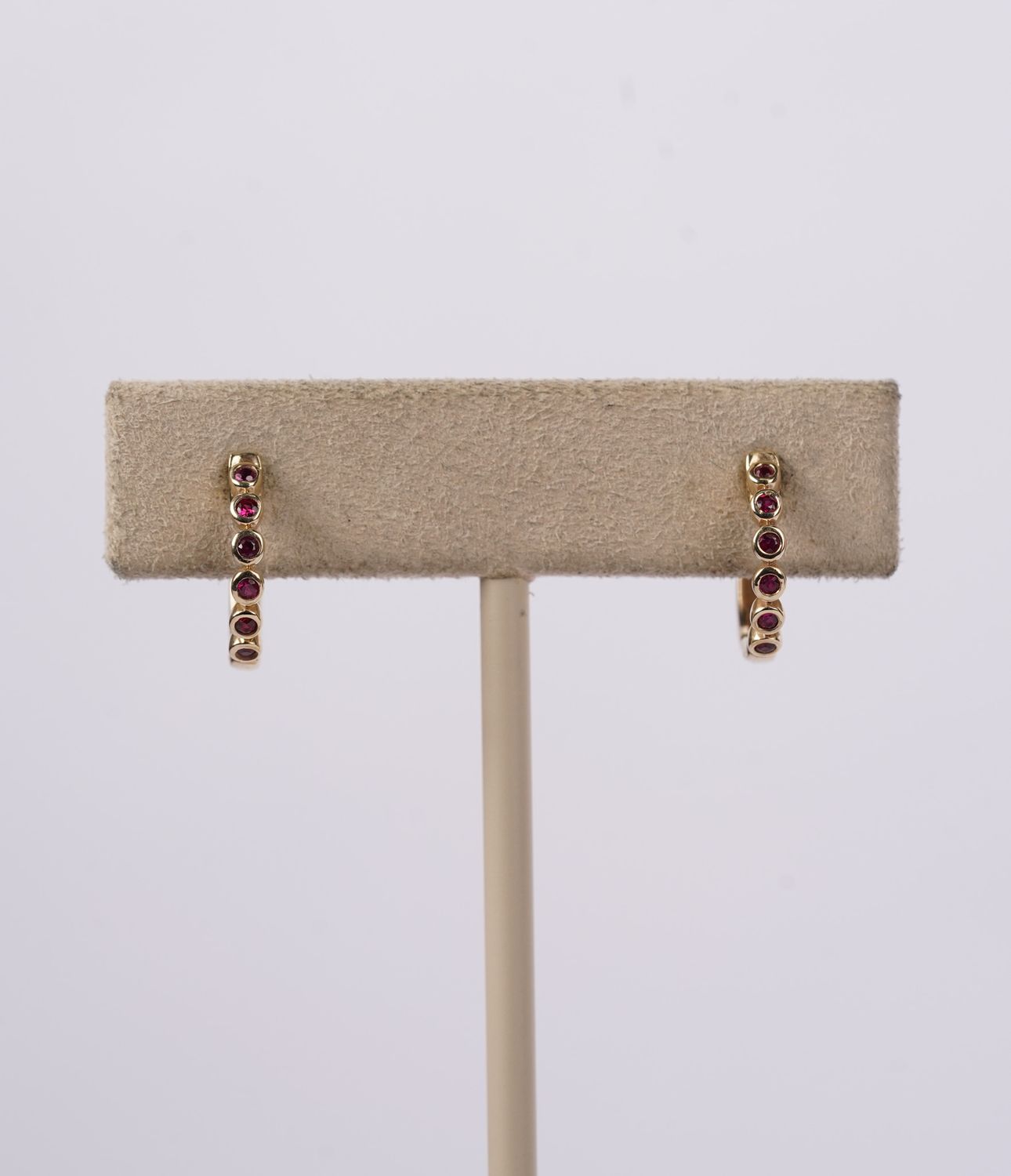 VDN- 14KY 2.20g .18ctw Ruby Bezel Hoop Earrings