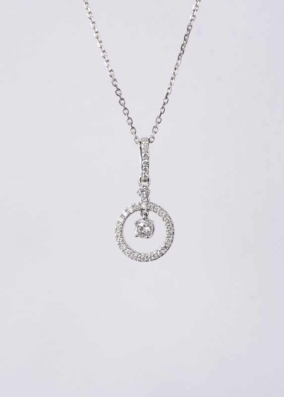 NDE- 14KW 2.65g .33ctw Diamond Circle Pendant 16-18&quot;