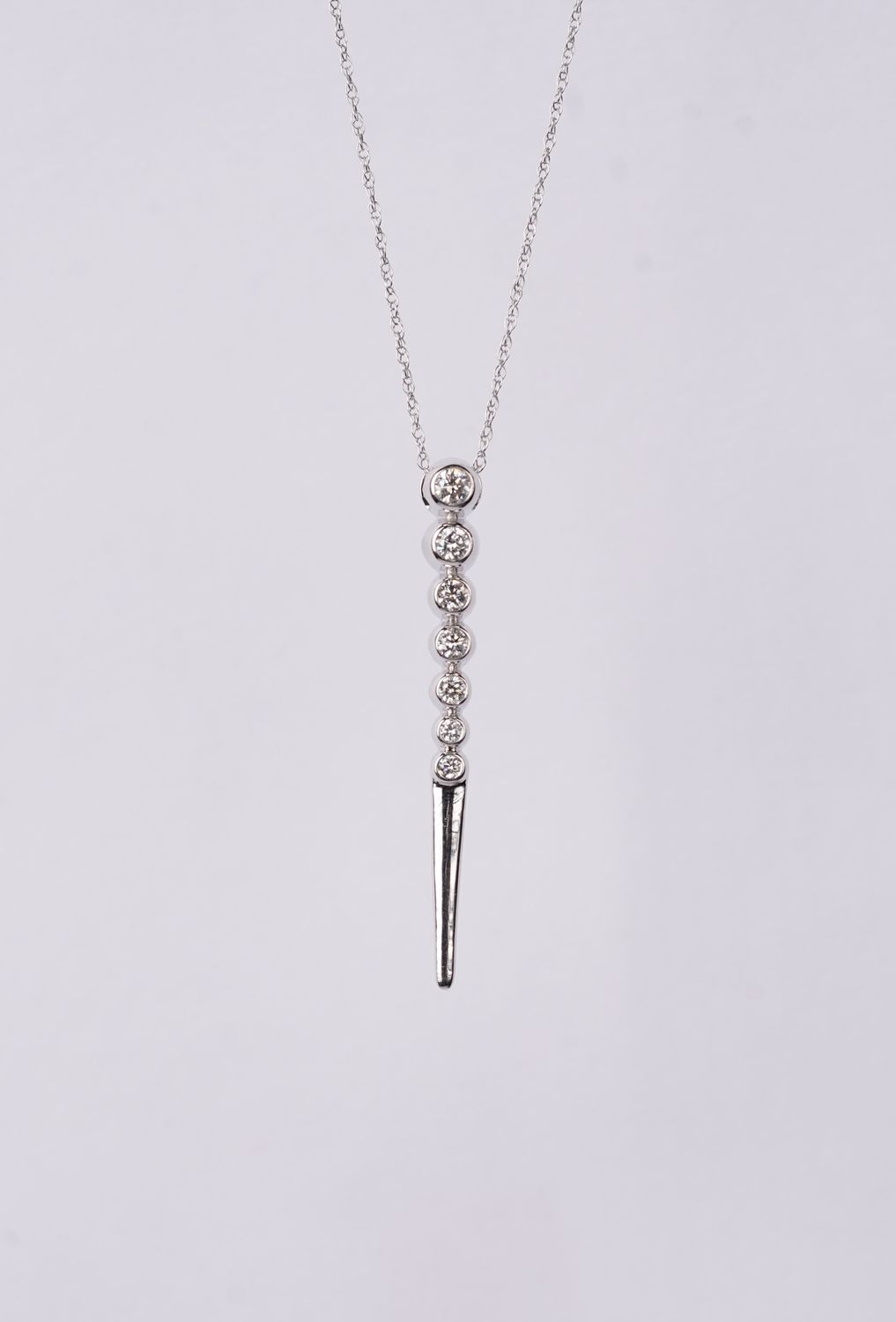 NRT- 14KW 2.00g .20ctw Diamond Bezel Dangle Pendant 18&quot;