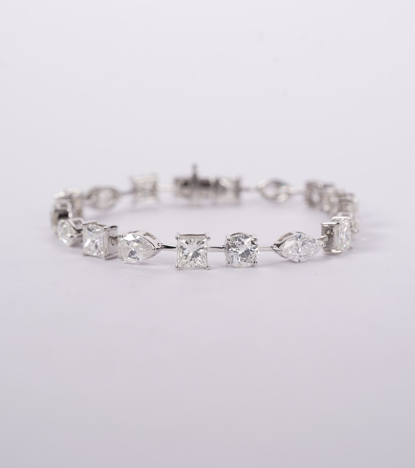 ADETT- 14KW 14.88g 18.28ctw Diamond Fashion Tennis Bracelet 7&quot;