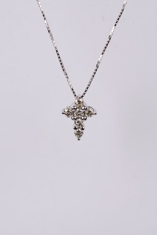 ALB- 14KW 1.46g .18ctw Diamond Cross Necklace 18&quot;