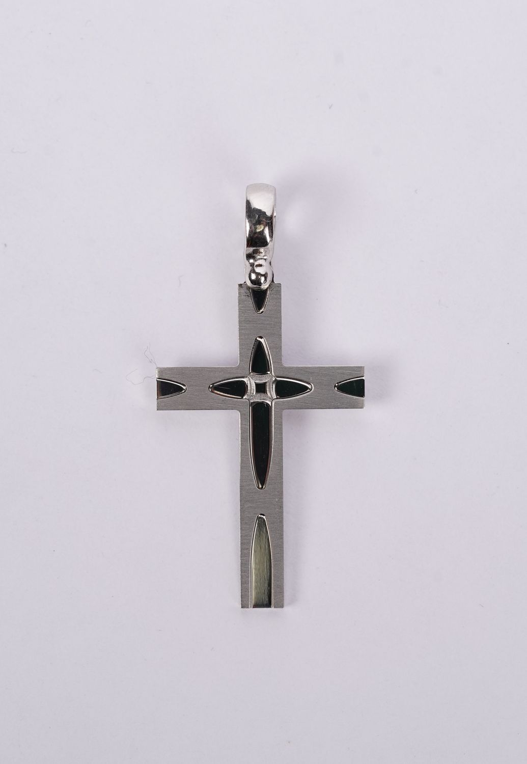 AIE- 14KW Cross Pendant