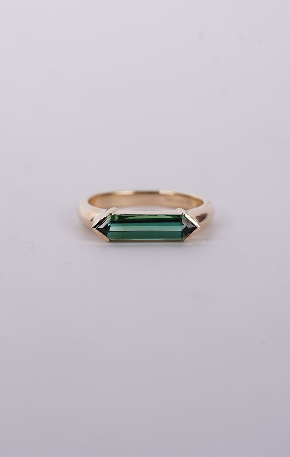 BAIX- 14KY 3.52g 1.44ct Green Tourmaline Half Bezel Ring (size 7)