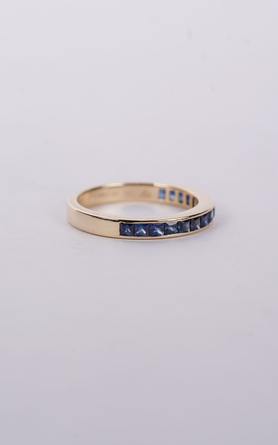 EETX- 14KY 3.06g 1.00ctw Sapphire Channel Set Stackable Band (size 7)