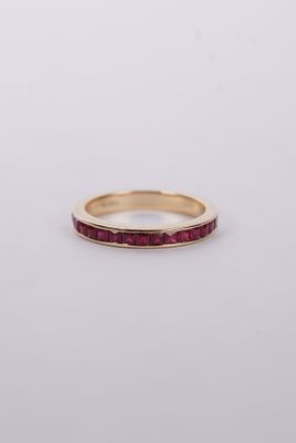 EETX- 14KY 3.12g 1.00ctw Ruby Channel Set Stackable Band (size 7) EETX- 14KY 3.12g 1.00ctw Ruby Channel Set Stackable Band (size 7)