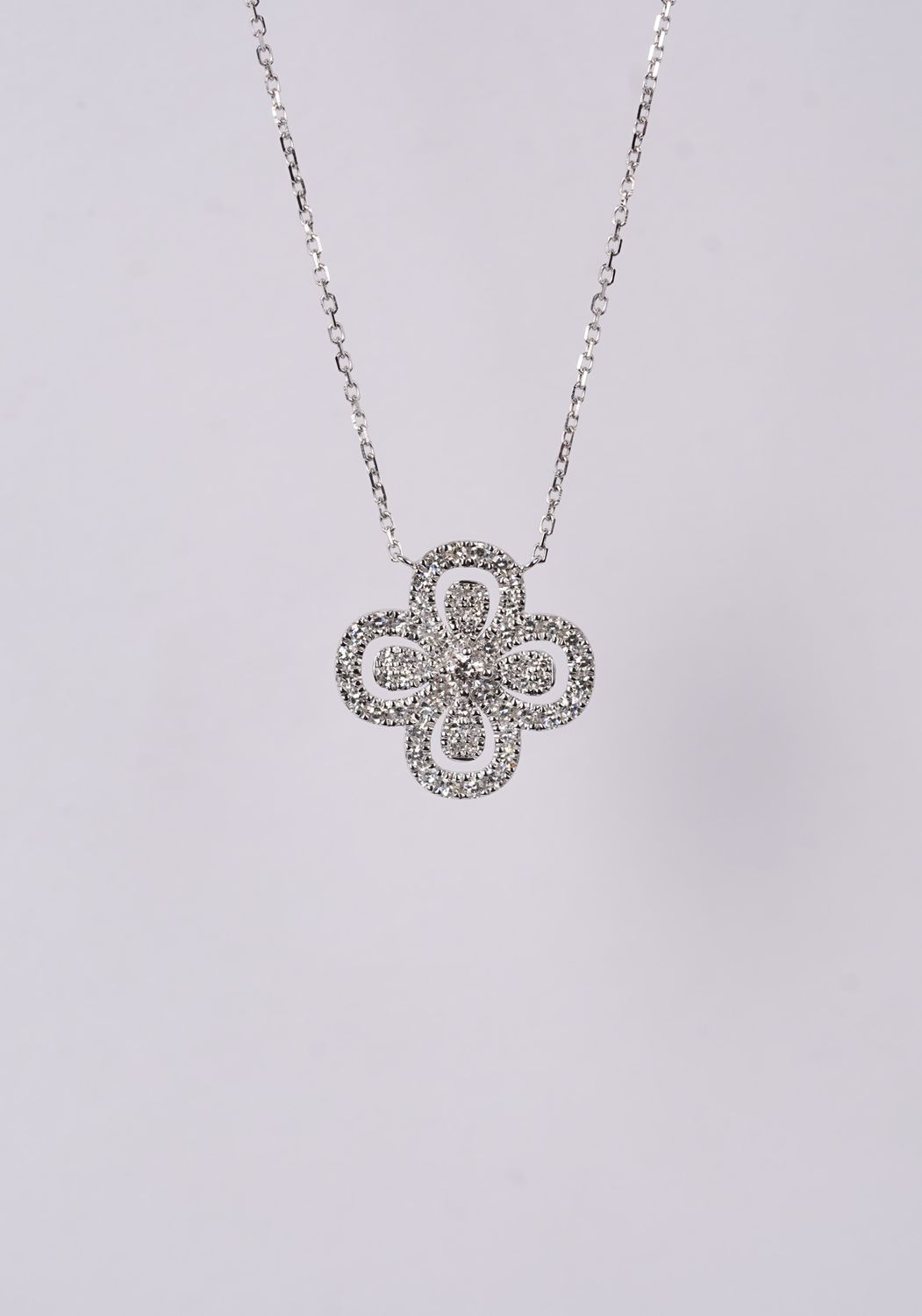 RTEX- 18KW 2.03g 1.02ctw Diamond Flower Necklace 16-18&quot;
