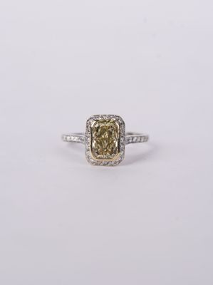 DTPT- 18KWY 5.53g 2.37ctw (1.56ctr) FLY/VS2 Radiant Diamond Halo Engagement Ring (size 4.25) DTPT- 18KWY 5.53g 2.37ctw (1.56ctr) FLY/VS2 Radiant Diamond Halo Engagement Ring (size 4.25)