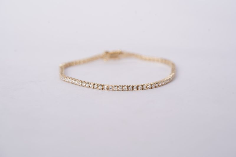 AABE- 14KY 7.04g 2.42ctw G-H/SI1-SI2 Round Diamond Tennis Bracelet 7"