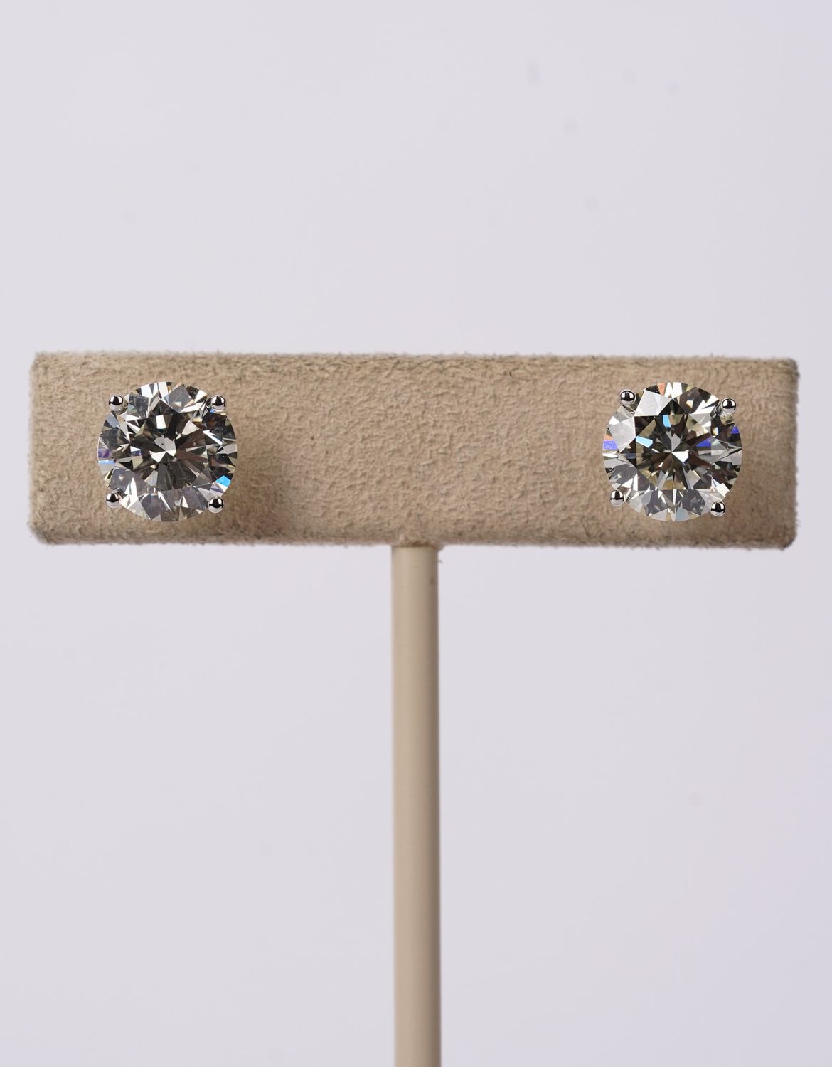 ATPTP- 14KW 5.01ctw J/SI1 Round Diamond Stud Earrings