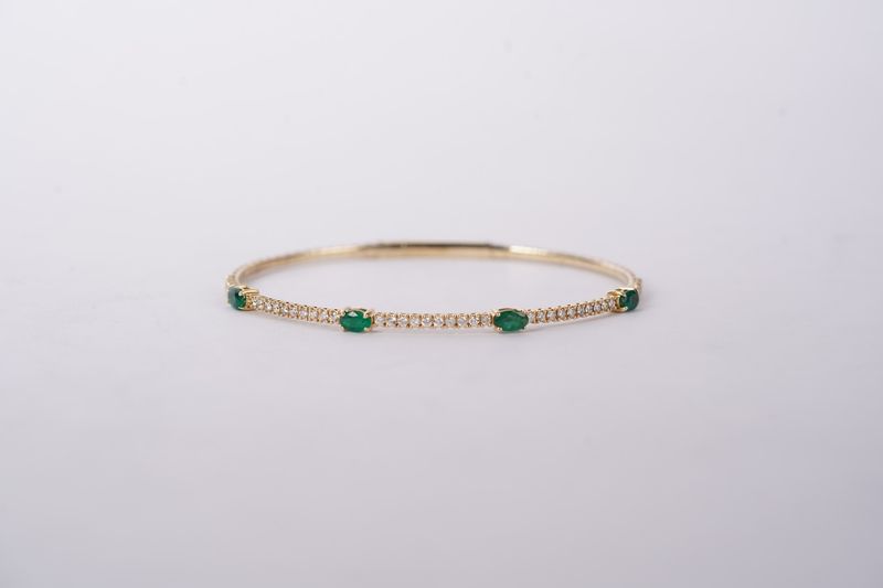 VART- 14KY 6.24g 1.65ctw Emerald &amp; Diamond Flex Bangle