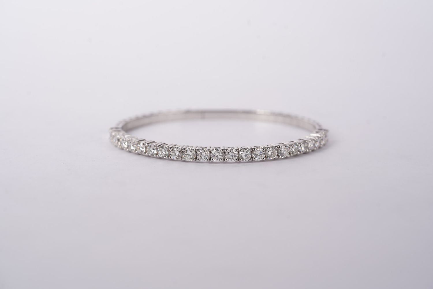 NLTT- 14KW15.83g 5.00ctw Diamond Flex Bangle
