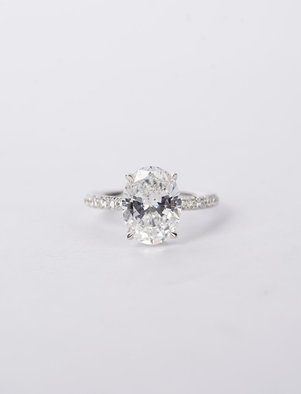 NEDIA- 18KW 3.06g 3.87ctw (3.03ctr) E/SI2 GIA Oval Diamond Engagement Ring (size 5.75)