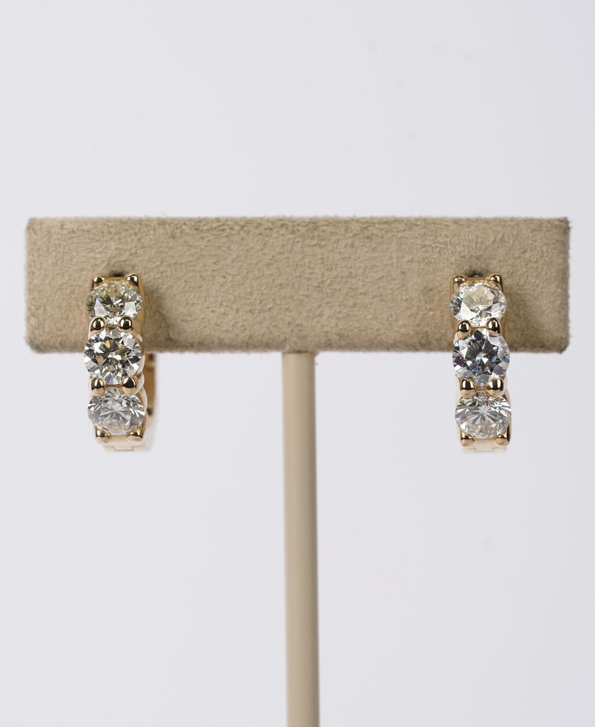 NNTT- 14KY 6.62g 3.00ctw Diamond Huggie Hoop Earrings