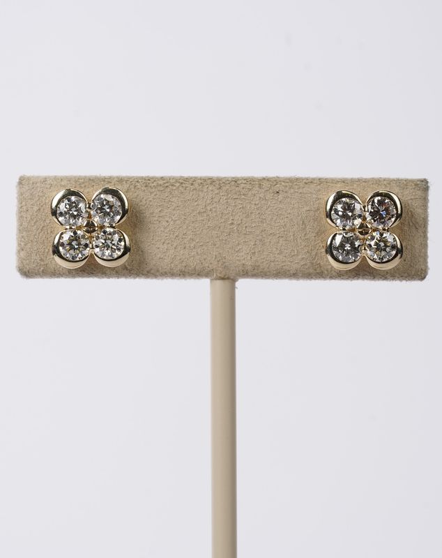 VVET- 14KY 2.63g 1.52ctw Diamond Clover Stud Earrings